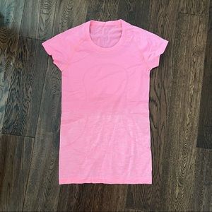Lululemon - Bright Pink Swiftly Tee - Size 4 (fits 2-6)